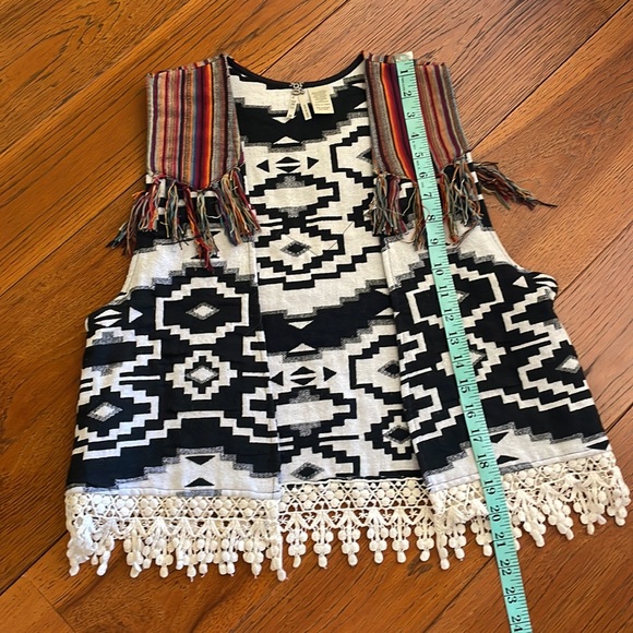 ☀️🏝️ 10 for $20 Buckle Gimmicks Vest - Picture 5 of 6